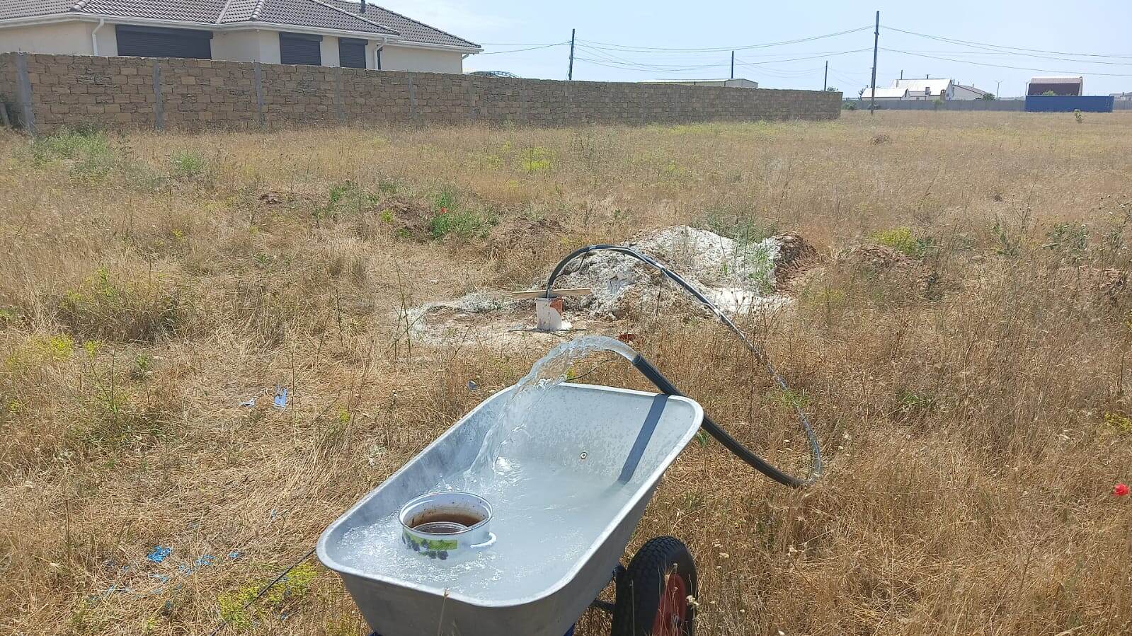 Первая вода из скважины на моем участке